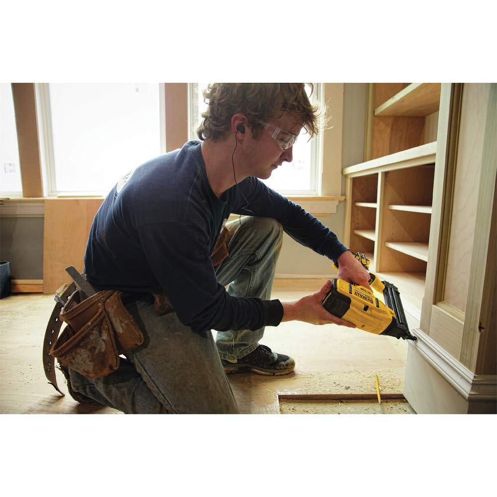 20V MAX Cordless Brad Nailer Kit 18GA P65709