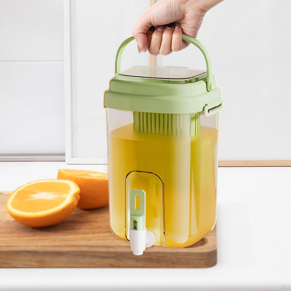 2l Cold Water Pitcher with Faucet U256369
