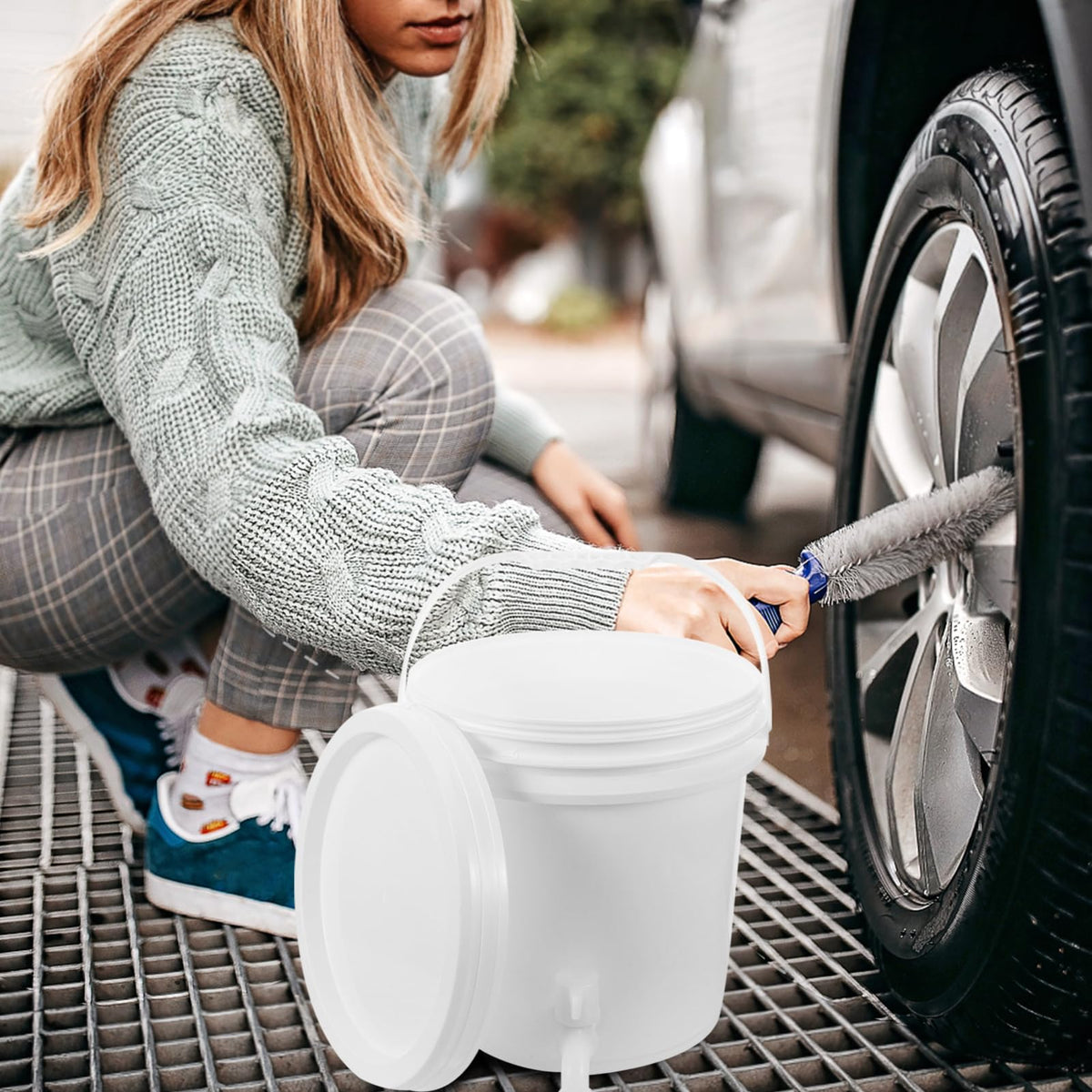 Outdoor Water Storage Bucket with Faucet 10l Capacity X633446