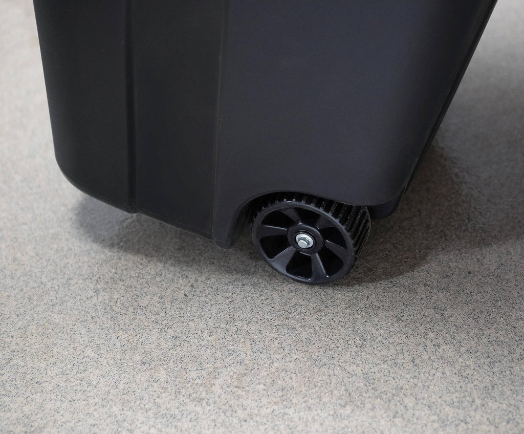 32 Gallon Black Plastic Garbage Can with Attached Lid M726
